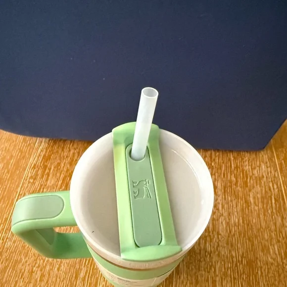 Stanley FlowState Quencher Tumbler - Light Green - Picture 3 of 4